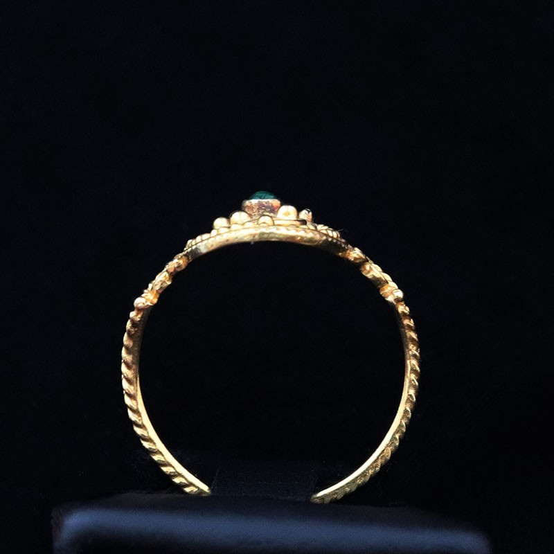 gold traditional ring