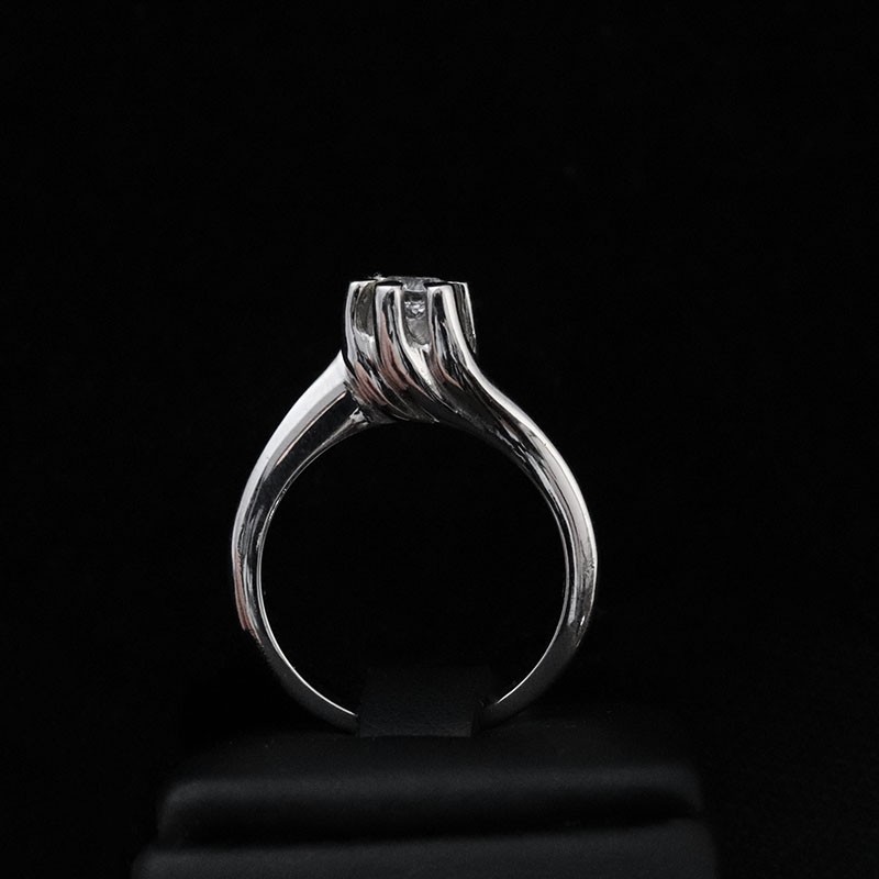 λευκοχρυσο μονοπετρο