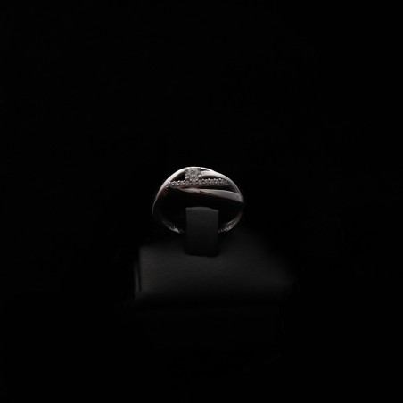 λευκοχρυσο δαχτυλιδι με πετρες ζιργκον