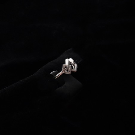 λευκοχρυσο δαχτυλιδι με πετρες ζιργκον