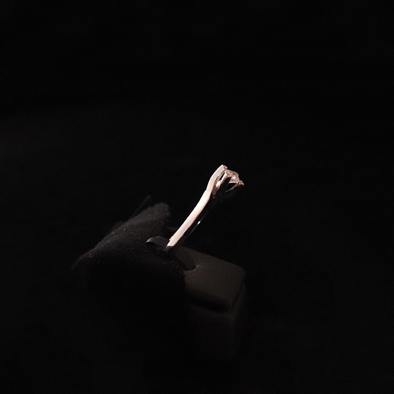 λευκοχρυσο μονοπετρο με ζιργκον