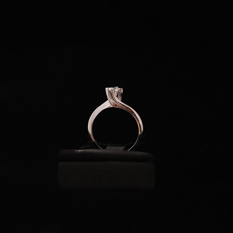 λευκοχρυσο μονοπετρο με ζιργκον