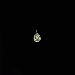 κρεμαστο λαιμου με λευκο ζιργκον