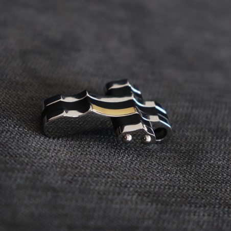 σταυρος ατσάλινος με λευκο και μαυρο ατσαλι