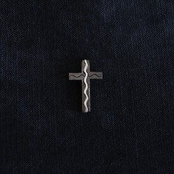 split cross in black silver