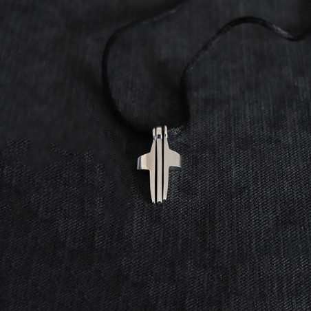 σταυρος ασημενιος σπαστος