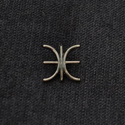 κρεμαστο συμβολο δελφικο εψιλον