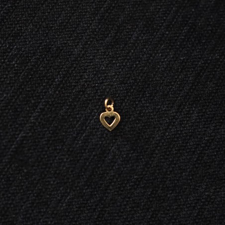 gold necklace hanging heart