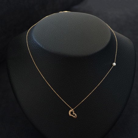 gold necklace with heart