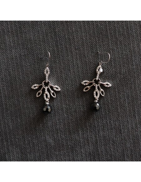 HANGING EARRINGS WITH CUBIC ZIRCONIA AND ONYX