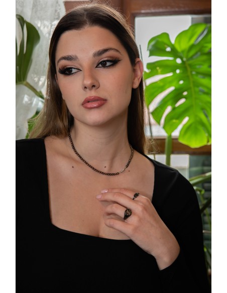 HANGING NECKLACE WITH BLACK PEARL