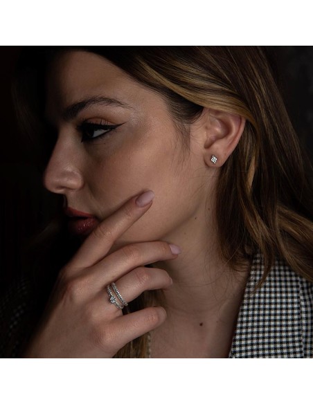 white gold ring with cubic zirconia stone