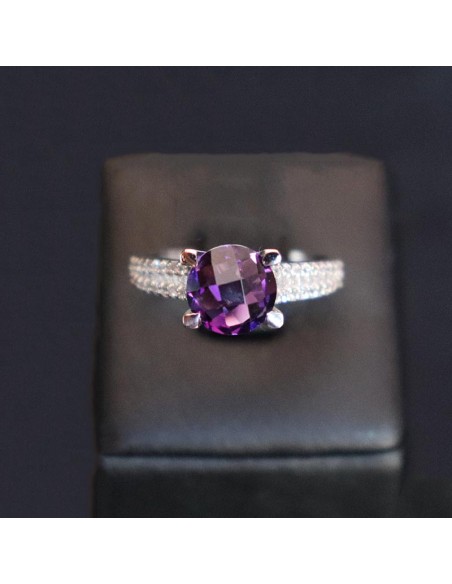 SINGLE STONE WITH AMETHYST