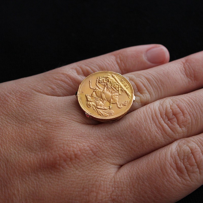 Sovereign ring gold