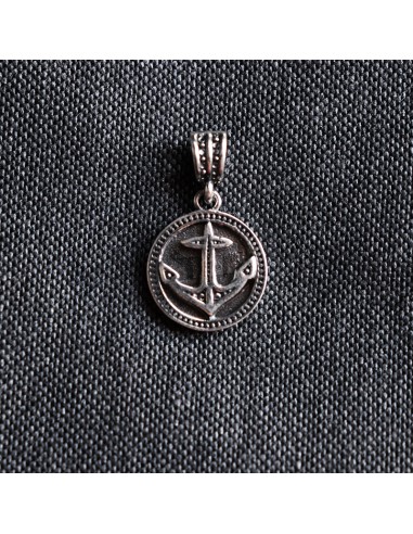 NECK PENDANT WITH ANCHOR