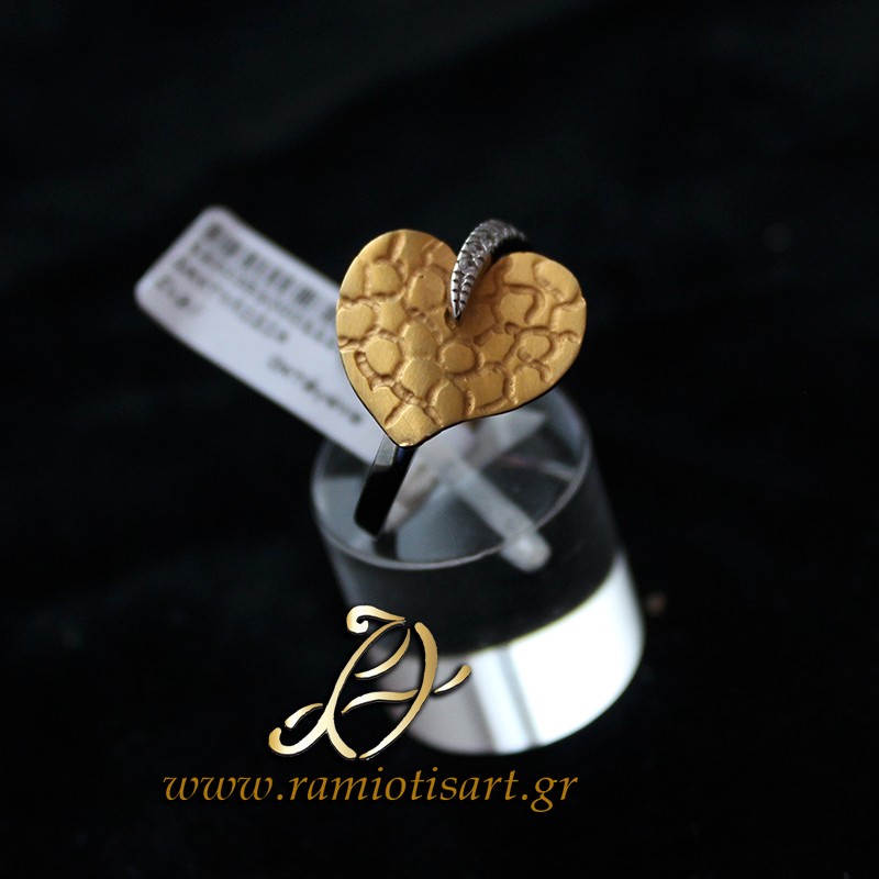 golden ring leaf with cubic zirconia