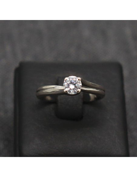 WHITE GOLD MONOSTONE WITH ZIRCON