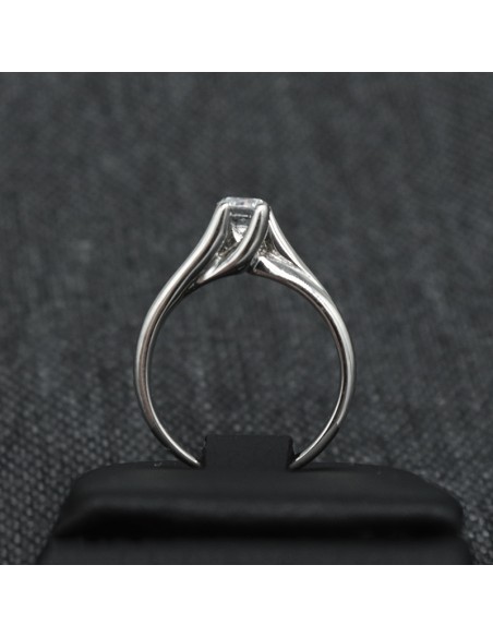 WHITE GOLD MONOSTONE WITH ZIRCON