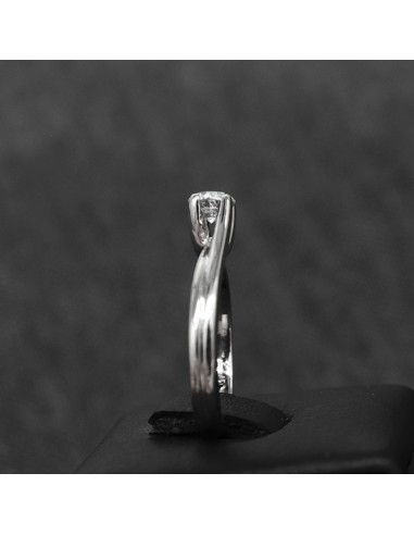 WHITE GOLD MONOSTONE WITH ZIRCON