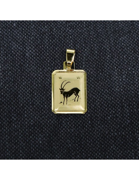 GOLD SIGN CAPRICORN PENDANT