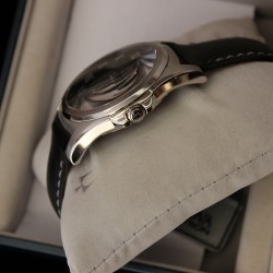 Bulova Accutron 63f76 Automatic leather strap swiss made... 2