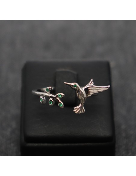 RING WITH A SWALLOW