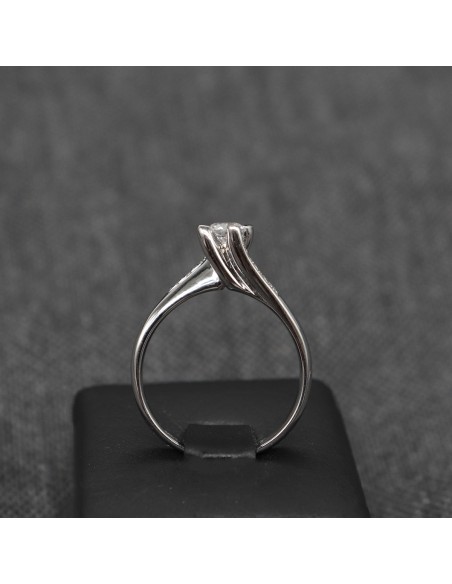 RING WITH ZIRCONIA