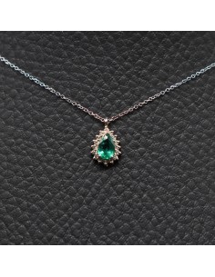 NECKLACE WITH EMERALD