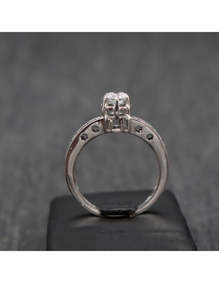 RING WITH ZIRCONIA