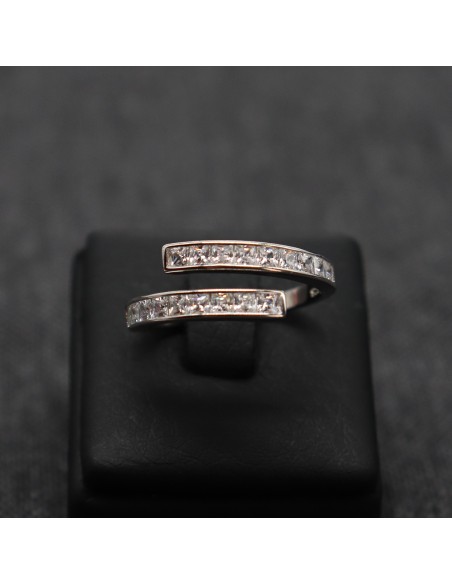 SILVER RING WITH ZIRCONIA