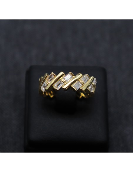 RING WITH ZIRCONIA