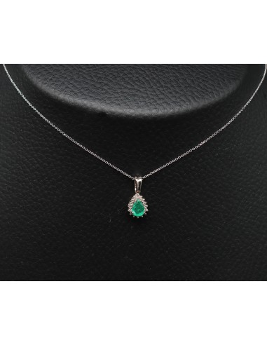 NECKLACE WITH EMERALD