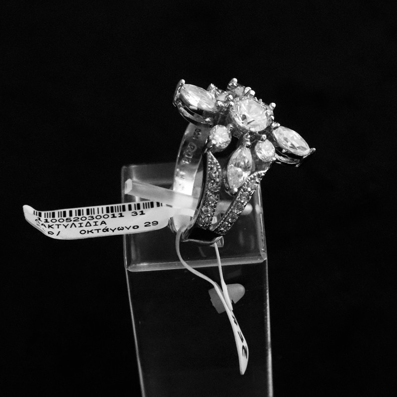 daisy-shaped jewelry set