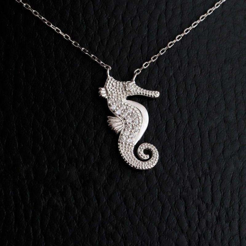 κολιε ασημι ιπποκαμπος με πετρες ζιργκον